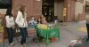 Mann stiehlt Bargeld von 10-jährigem Mädchen, das Girl Scout-Kekse verkauft (VIDEO) – SheKnows