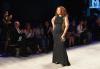 Weibliche Veteranen laufen für eine bewegende Fashion Week-Show über den Laufsteg – SheKnows