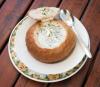 Zupy jesienno-zimowe podawane w miseczkach chlebowych – SheKnows