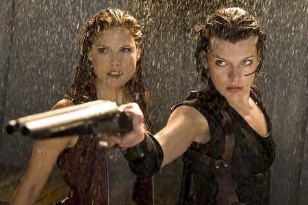 Ali Larter és Milla Jovovich a Resident Evil: Afterlife című filmben