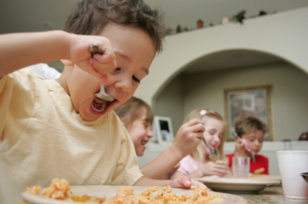 Kinderen aan het eten