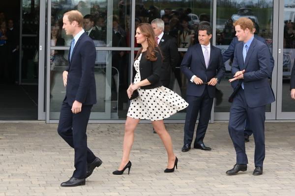 Fashion Kate Middleton selama kunjungan ke Australia