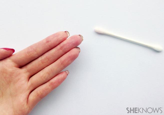 Flip manicure para uñas naturales: Paso 4: Limpiar