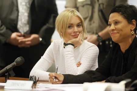 Lindsay Lohanin vähäisiin vaatimuksiin perustuva tuomioistuin