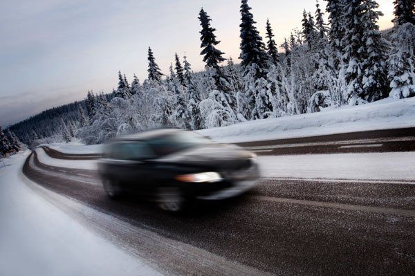 Водіння автомобіля в снігу