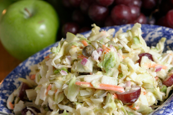 Ensalada de repollo y frutas