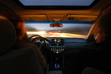 Guidare dopo il tramonto