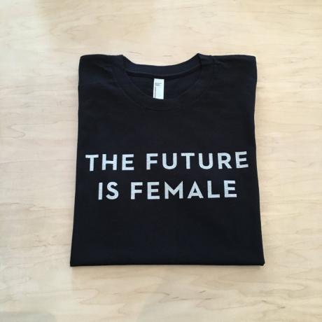Ateitis yra moteriški marškinėliai