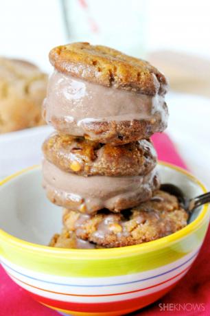 Chunky Erdnussbutterkeks und Schokoladeneiscreme-Sandwich-Rezept