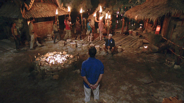 เผ่าดาราที่รวมเผ่ามาถึง Tribal Council on Survivor: Kaoh Rong