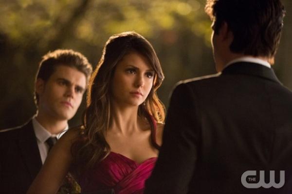 Elena, Stefan y Damon en The Vampire Diaries