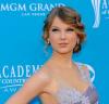 Taylor Swift tritt dem Promi-Parfümclub bei – SheKnows