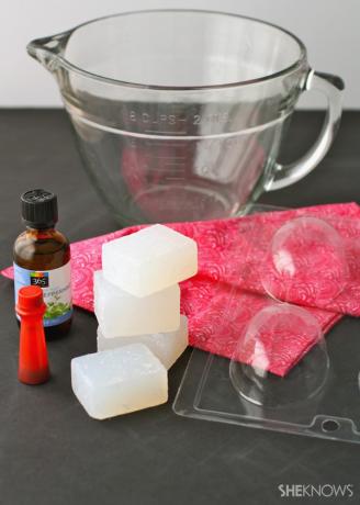 ДИИ сапун од глицерина са ружичастом наном