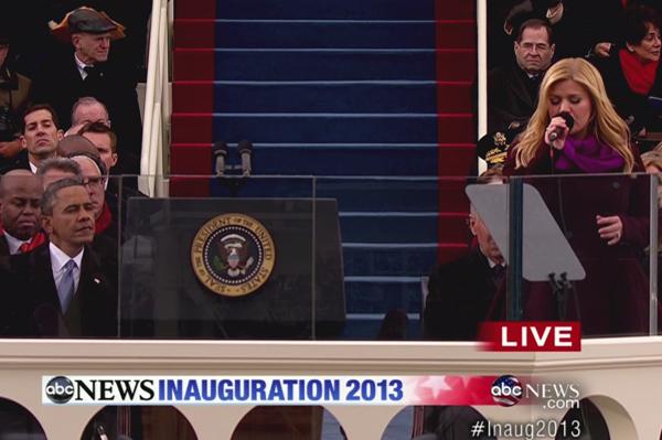 President Obama och Kelly Clarkson vid invigningen