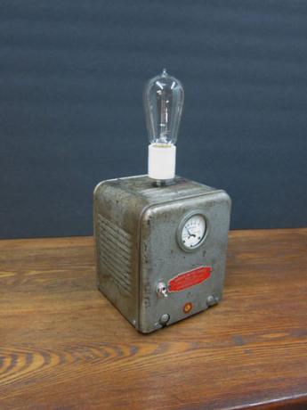 Vintage lampa nabíječky baterií