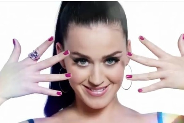 Katy Perry la nueva cara de COVERGIRL