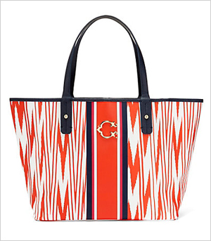 Pirkite išvaizdą: C. „Wonder Printed Signature Tote“ (tikslus Kourtney krepšys) (cwonder.com, 78 USD)