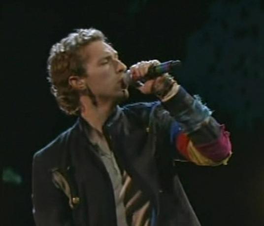 Chris synger på MTV Movie Awards