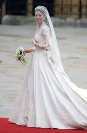 ケイトミドルトンの象徴的なアレキサンダーマックイーンのウェディングドレス。