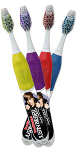 Teptuko bičiuliai Justinas Bieberis dainuojantis dantų šepetėlis