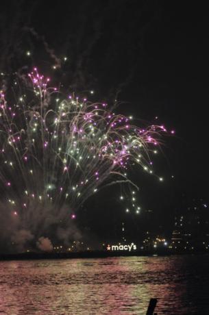 Macys Feuerwerk erhellt New York