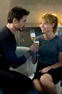 Robert in Gwyneth nazdravita Iron Man 2