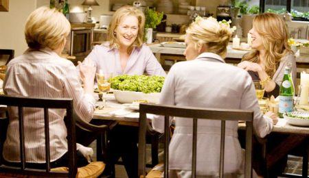 Meryl Streep organiseert een diner voor vrienden in It's Complicated