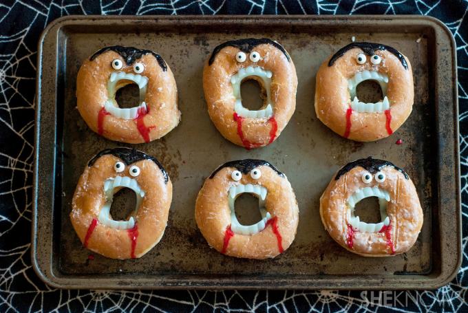 Rezept für gruselige Vampir-Donuts