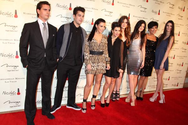 Rob Kardashian은 Kardashian 가족의 크리스마스에 대해 이야기합니다.