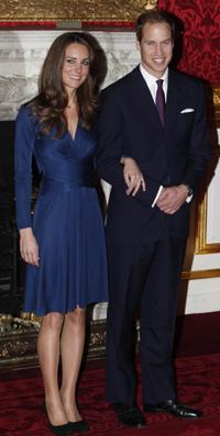 Temno modra obleka Issa Kate Middleton v prodaji v sredo na Net-a-Porterju