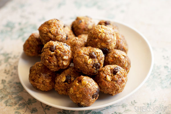 Receta de picaduras energéticas de pastel de zanahoria sin hornear