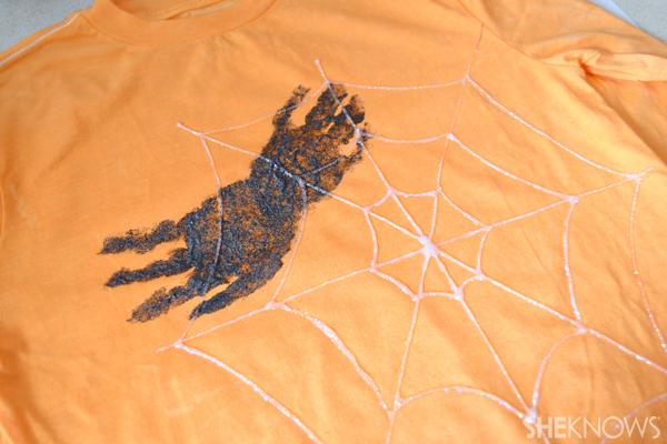 Hallowen T -krekls - pievienojiet zirnekli