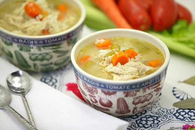 Pileća juha od povrća s rižom