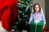 Die Wahrheit über den Weihnachtsmann: Wann sollte man es Kindern erzählen? - Sie weiß