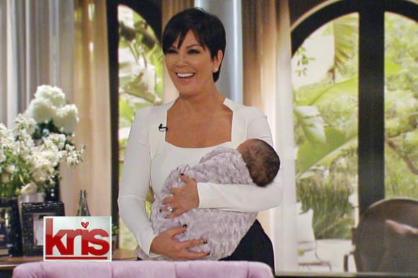 Kris Jenner menggendong bayi di acara bincang-bincang barunya - apakah itu Utara?