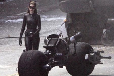 Kostým Batman Anne Hathway Catwoman s batpodem