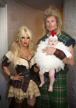 Jessica Simpson, Eric Johnson i Baby Maxwell Halloweenowe kostiumy 2012