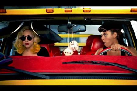 Lady Gaga en Beyonce brengen het in de telefoon