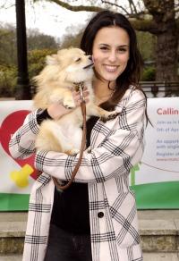 Lucy Watson e il suo cane 