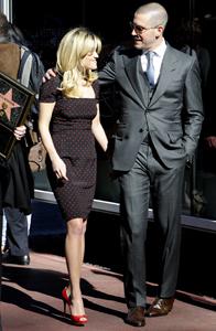 Reese Witherspoon และ Jim Toth แต่งงานในวันเสาร์ที่ 26 มีนาคม