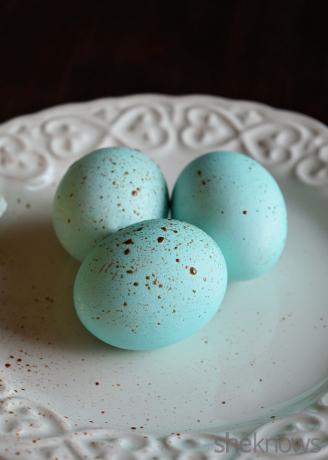 Naturalnie barwione jaja rudzika