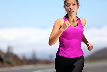Kobieta trenująca do maratonu | Sheknows.ca