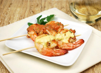 Gegrillter Shrimps-Cocktail mit Dip-Saucen