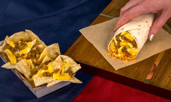 Taco Bell Triple Melt Nachos y Burrito