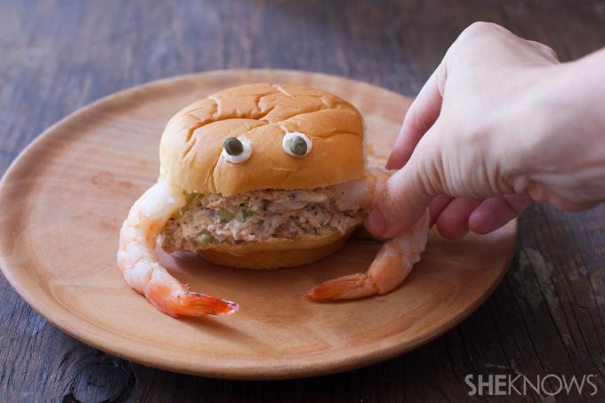 Crabby Sandwich с креветками и коктейльным соусом для детей