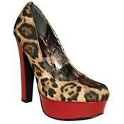 Hier te zien: Materiaal Girl Alli Platform Pump, $ 39