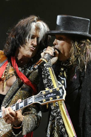 Joe Perry och Steven Tyler från Aerosmith Performing