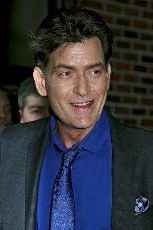 Charlie Sheen wyszukuje hasło „Nessie”