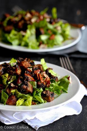 Ensalada de champiñones asados ​​y lechuga romana