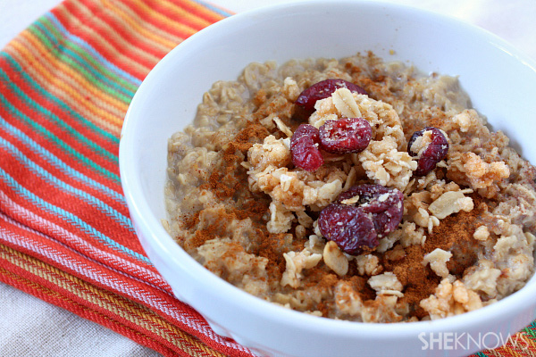Oatmeal pai labu dengan granola cranberry buatan sendiri | Sheknows.com